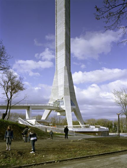 Pormetxeta Square / MTM Architects + XPIRAL | ArchDaily