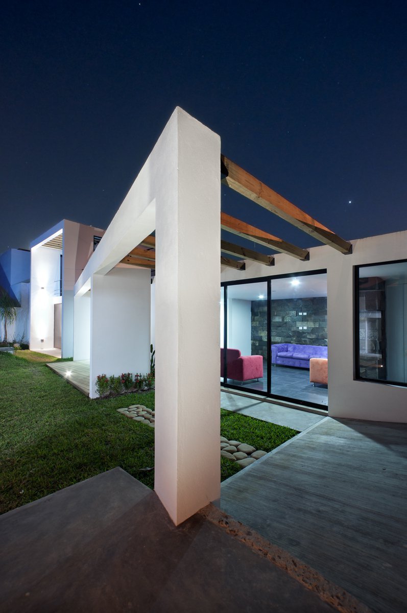 Gallery of RC House / Esc Arquitectos 15