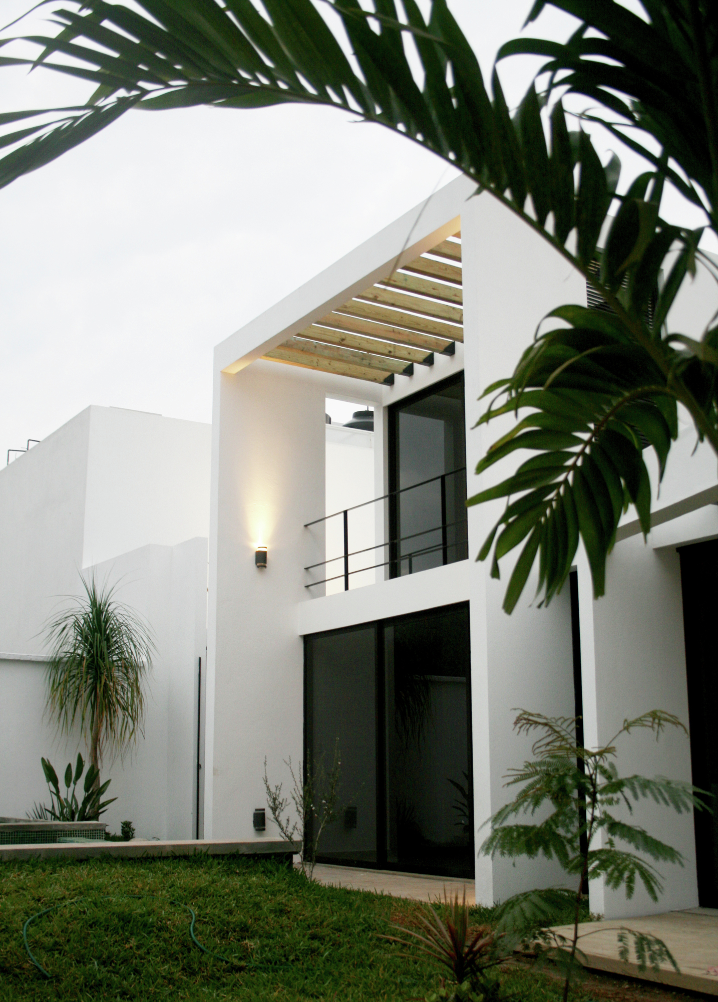 Gallery of RC House / Esc Arquitectos 4