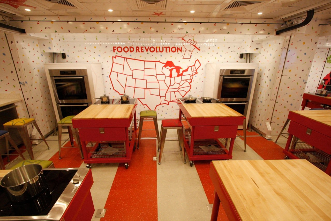 Gallery of Jamie Oliver Food Truck / Rockwell Group 5