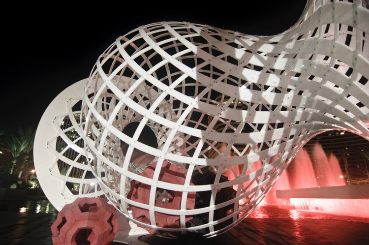 The Self-Assembly Line / Skylar Tibbits - More Images