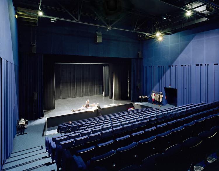 Centro Cultural Pontault Combault  / Archi5 - Más Imágenes