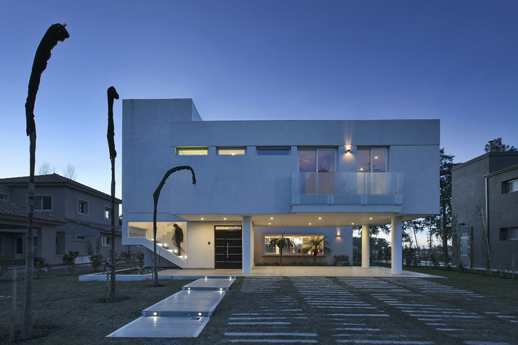 House RA / Pablo Anzilutti - More Images