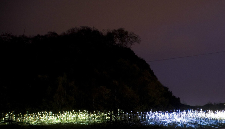 Bruce Munro announces plans for Solar Powered Field of Light at Uluru - More Images