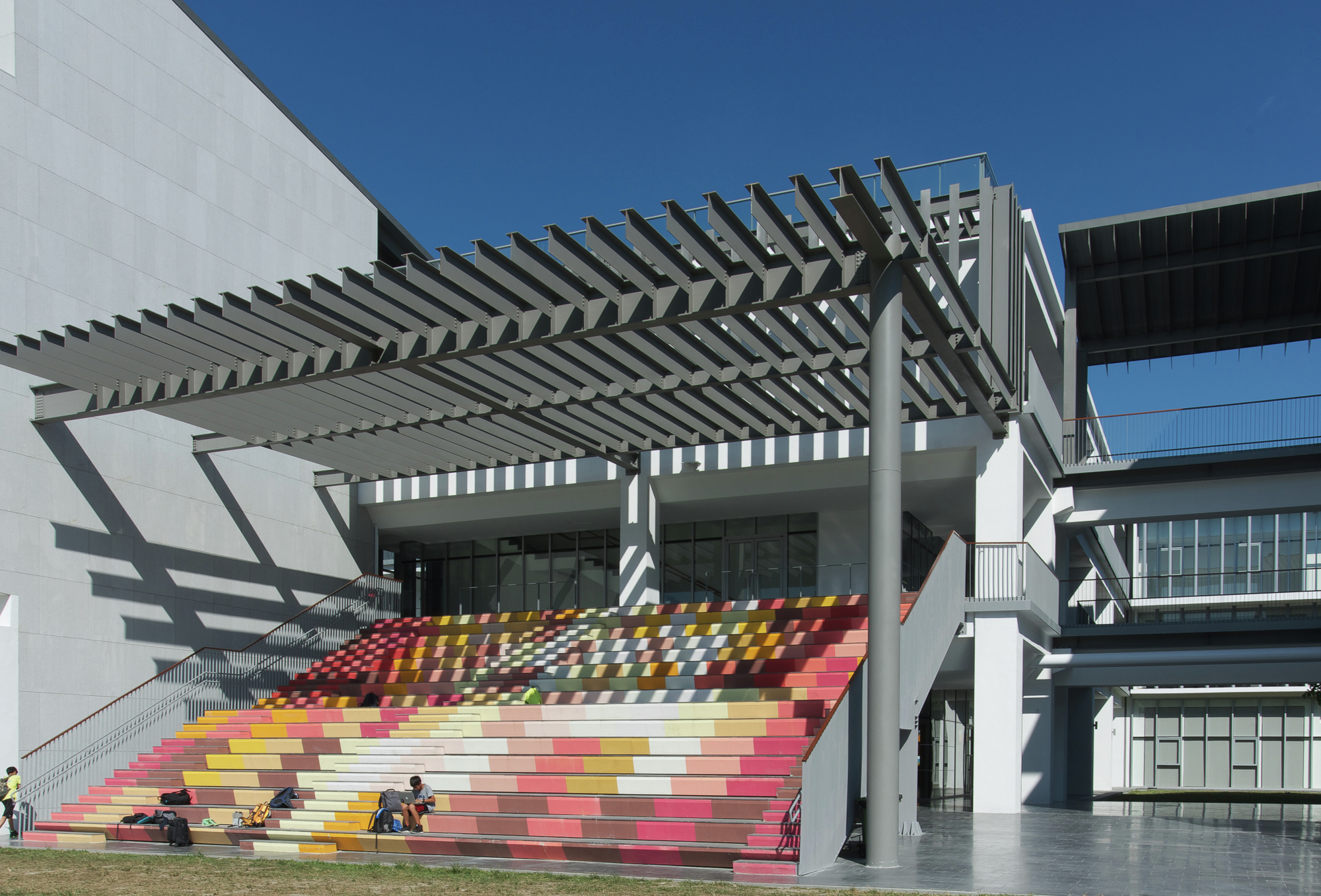 Kaohsiung American School / MAYU architects ArchDaily