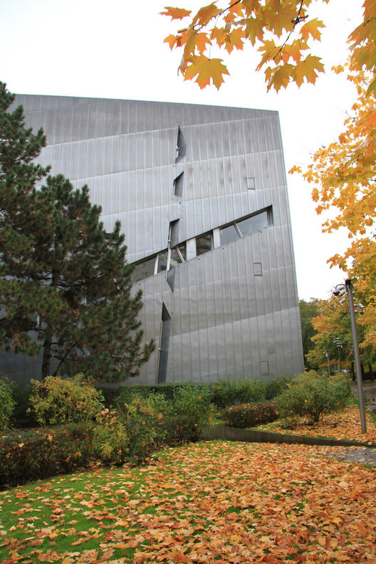 Clásicos de Arquitectura: Museo Judío, Berlín / Daniel Libenskind ...