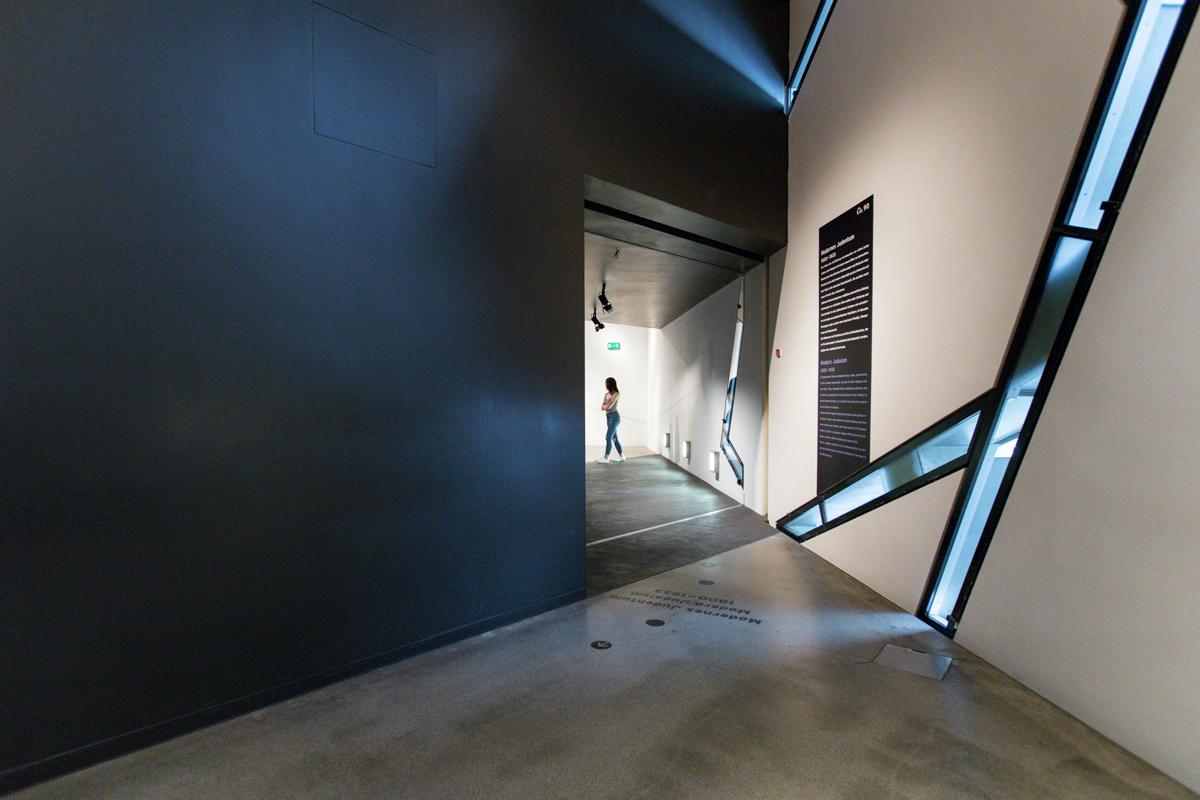 Galería de El Museo Judío de Berlín de Daniel Libeskind fotografiado ...