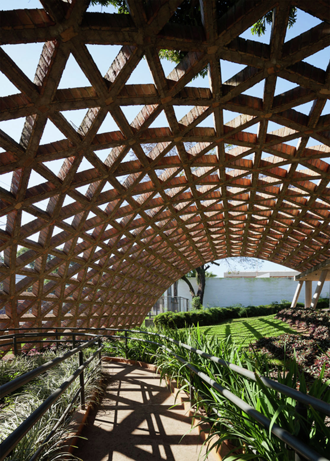 Gallery of Teletón Children's Rehabilitation Center / Gabinete de ...