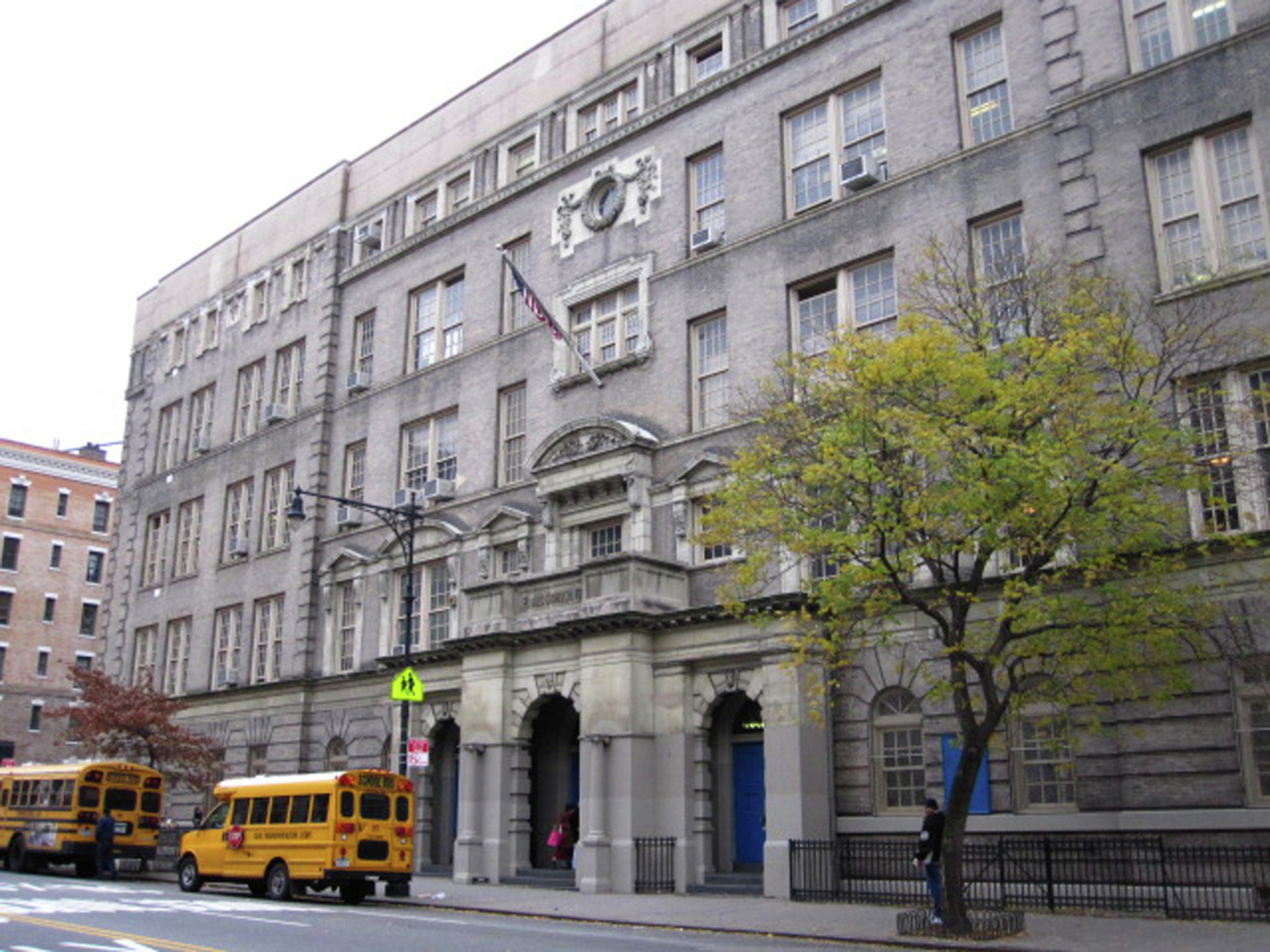 Gallery of Public School 158 Bayard Taylor Library / A*PT ARCHITECTURE 8