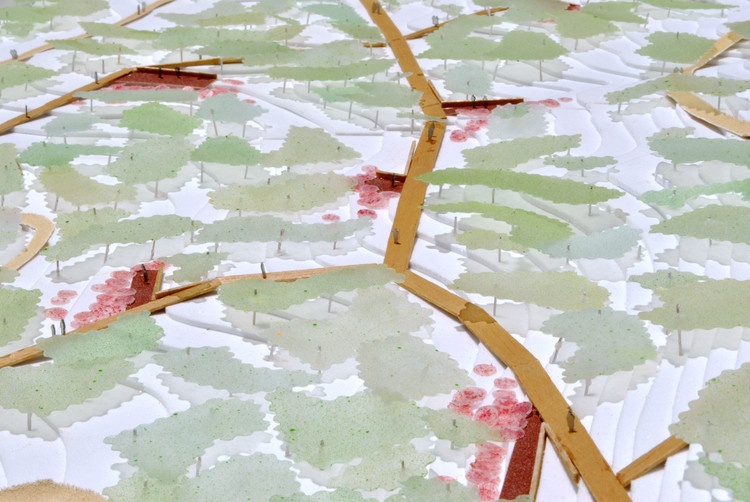 Multifunctional Center and Development of the Natural Environment / Bordallo y Carrasco Arquitectos - More Images