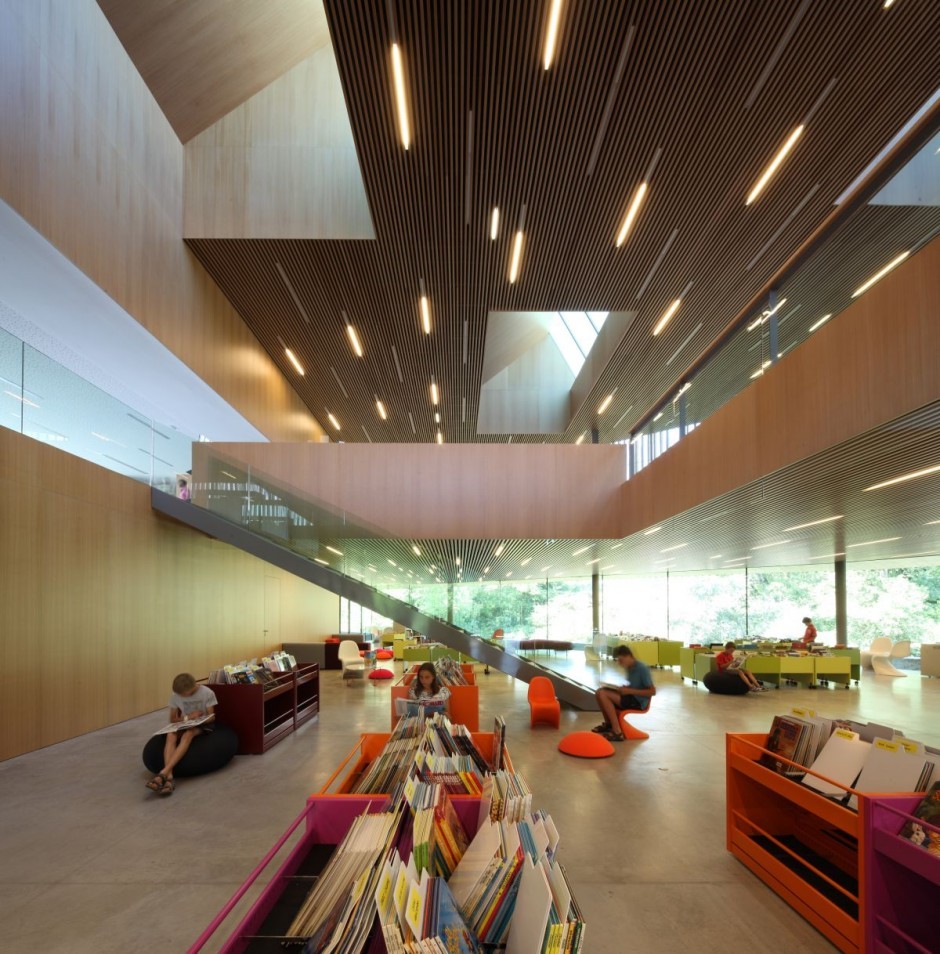 Gallery of Oloron Saint Marie Multimedia Center / Pascale Guédot