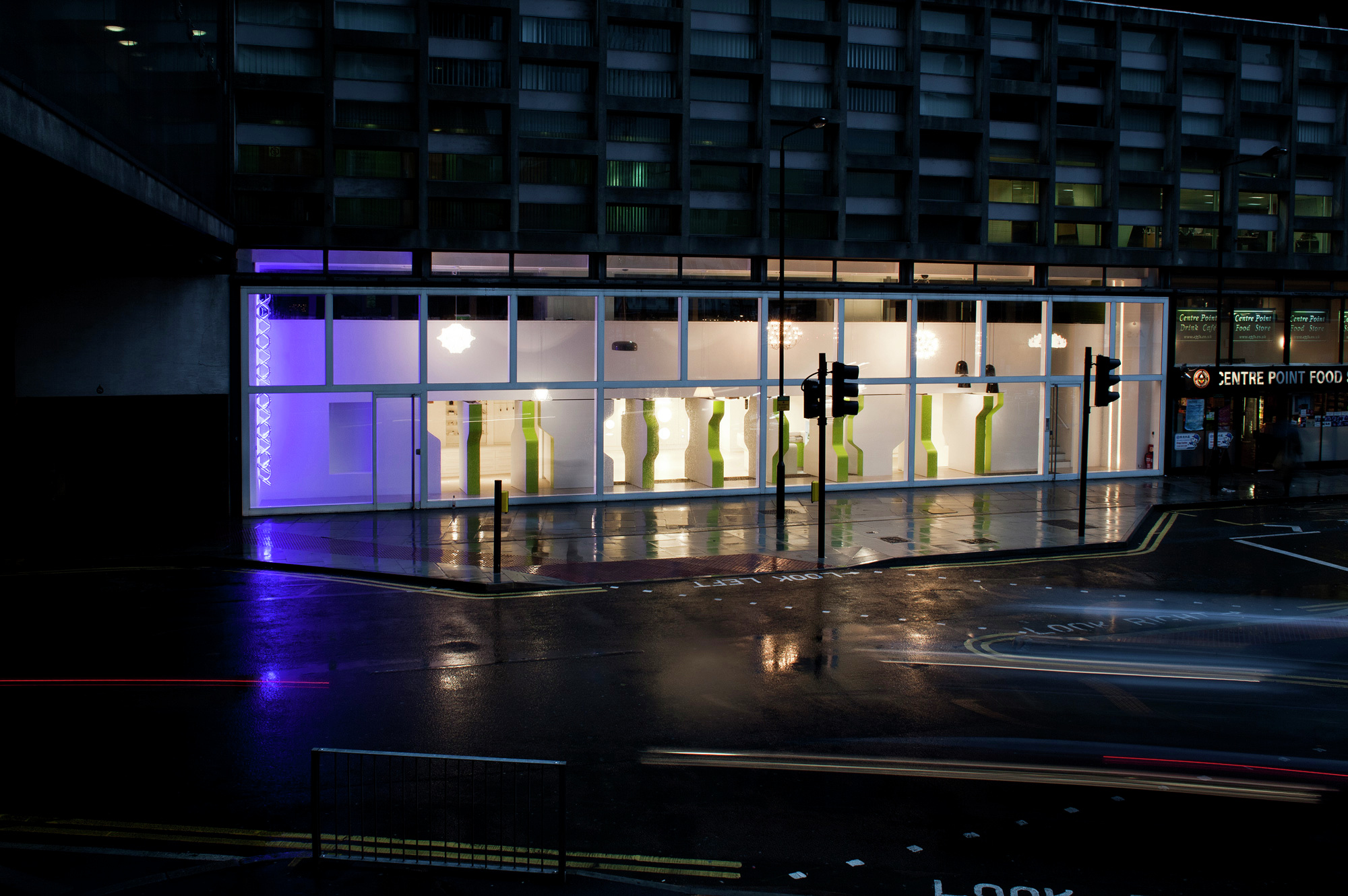 Gallery of Atrium / Studio RHE 29