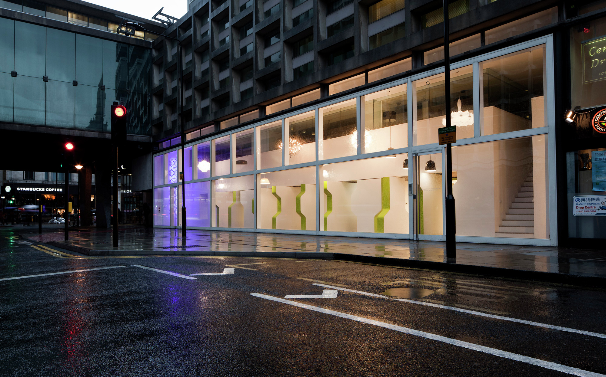 Gallery of Atrium / Studio RHE 6