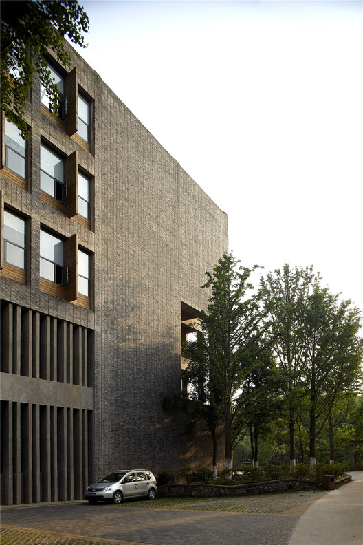 Sichuan Fine Arts Institute Library of Huxi / Tanghua Architects & Associates Sichuan Fine Arts Institute Library of Huxi / Tanghua Architects & Associates - Image 7 of 39
