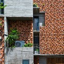A 22 - Chi House / G+ Architects: Ng&ocirc;i nh&agrave; hướng t&acirc;y thiết kế l&agrave;m nh&agrave; ở văn ph&ograve;ng tho&aacute;ng m&aacute;t