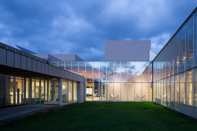 Centro Comunitário Toyotomi / Atelier BNK - Imagem 1 de 22