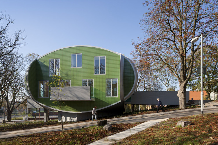 Maggie’s Nottingham / CZWG Architects - Rehabilitation Center, Garden, Facade, Arch