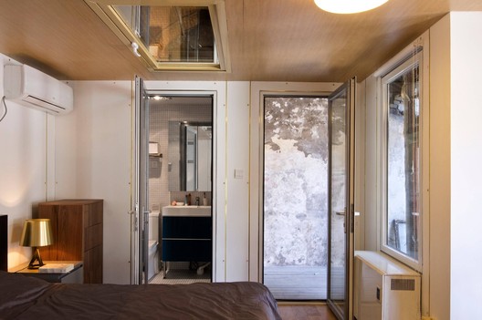 内盒胡同 / 众建筑 - 门, 灯, 桌子, 椅子, 卧室