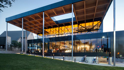 Teatro Multifunctional Mont-Laurier / Les architectes FABG