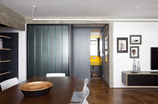 Apartamento Manoel da Nóbrega / DMDV arquitetos - Mesa, Cadeira, Dormitório