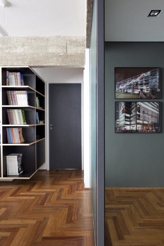 Apartamento Manoel da Nóbrega / DMDV arquitetos - Prateleira