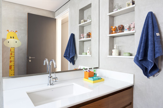 Apartamento Manoel da Nóbrega / DMDV arquitetos - Pia, Prateleira, Bancada