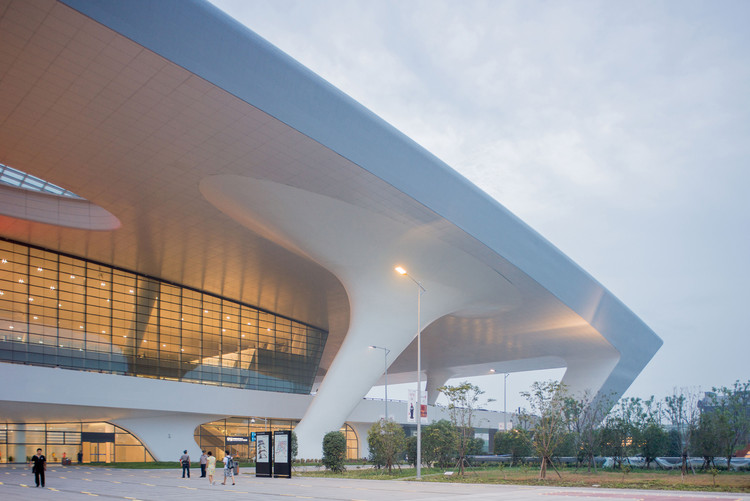 Estação Hangzhou East / CSADI - Imagem 3 de 17