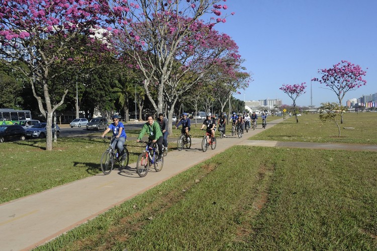 Projeto de mobilidade ativa busca qualificar os deslocamentos a pé e de bicicleta em Brasília, © Jefferson Rudy /Agência Senado, via TheCityFix Brasil
