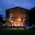 Teatro On The Fly / Assemble - Instalaciones Temporales