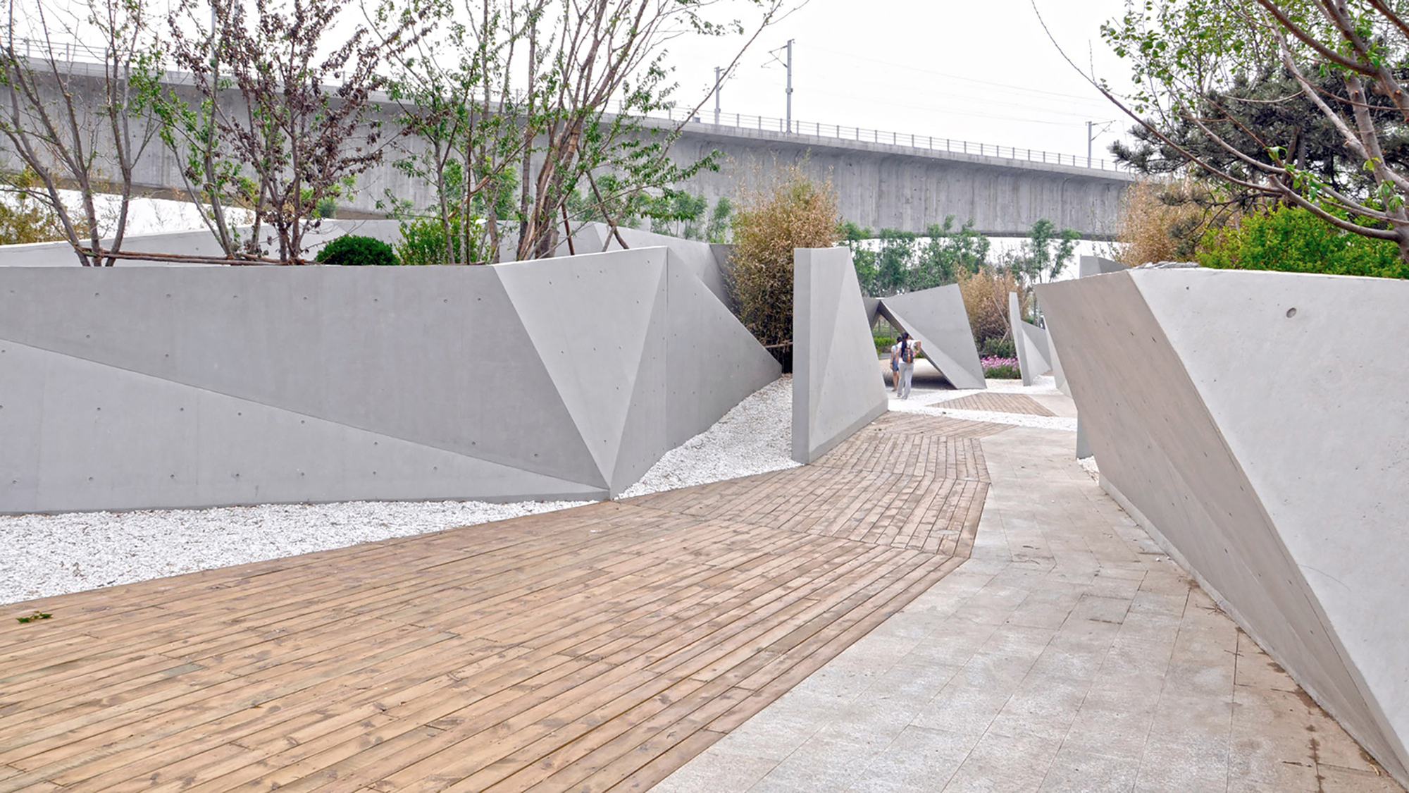 Galería de Jardín hundido / Plasma Studio - 11