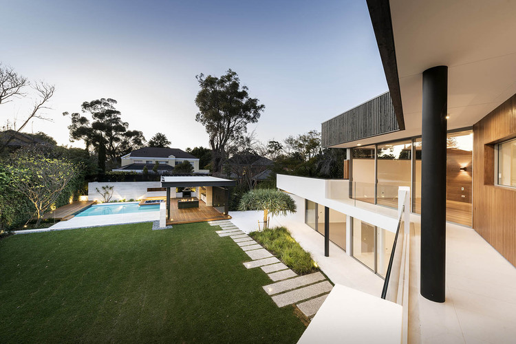 Dalkeith Residence / Hillam Architects - Facade, Windows, Courtyard