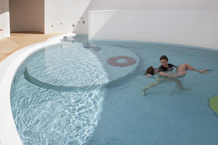 Therapeutic Pools for La Esperanza School / FUSTER + Architects - Image 4 of 18