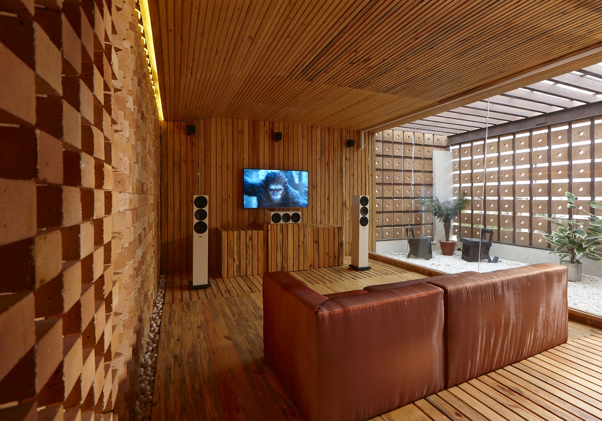 Gallery of Home Theatre Studio Interior / Sfurna Designs - 12