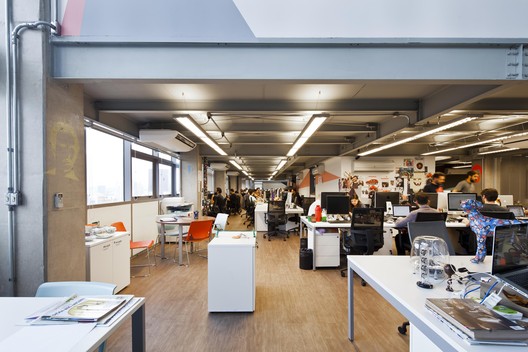 Dentsu Aegis Network / DMDV arquitetos - Mesa, Cadeira