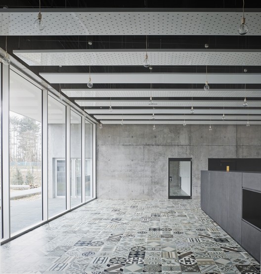 Escola Paulette-Deblock / zigzag architecture - Imagem 6 de 20