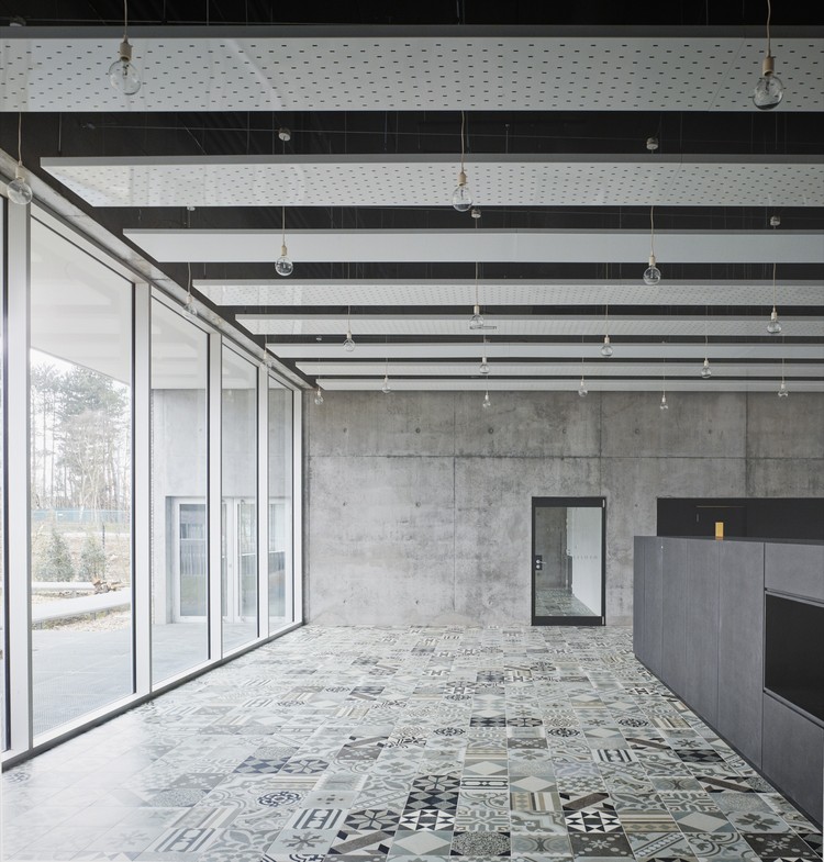 Escola Paulette-Deblock / zigzag architecture - Imagem 6 de 20