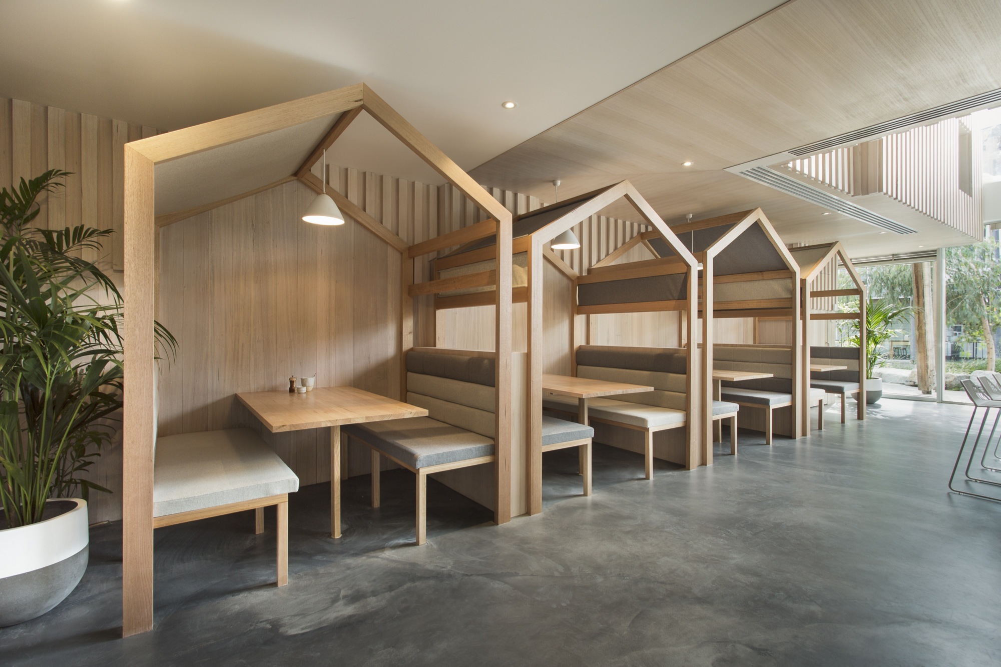 Galeria de Kitty Burns / Biasol: Design Studio - 6