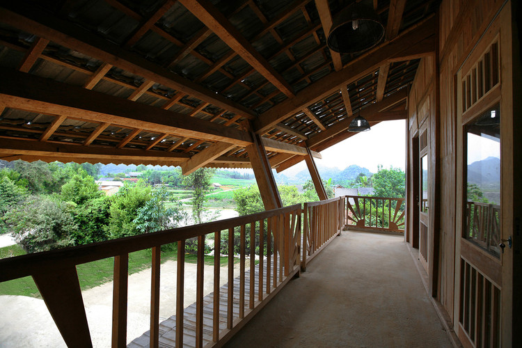 Nam Dam Homestay and Community House / 1+1>2 Architects - Beam, Deck, Forest