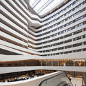 Hilton Amsterdam en aeropuerto de Schiphol  / Mecanoo - Hoteles