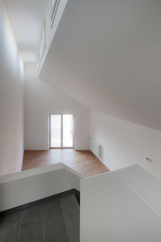 Residential Building Refurbishment / Studio Macola - Windows