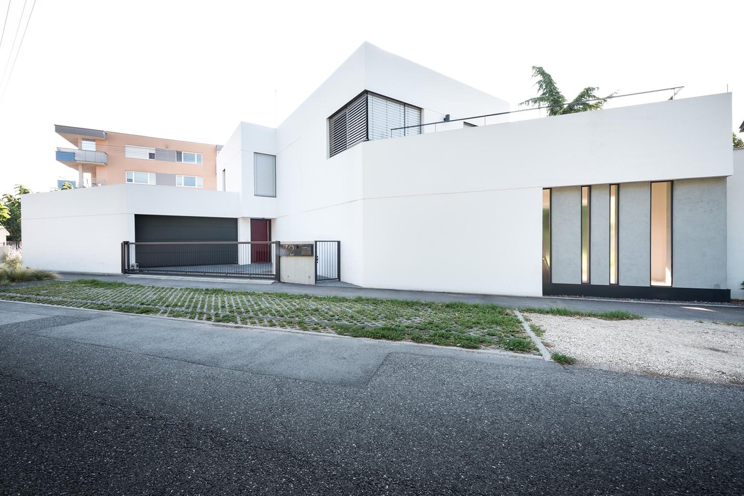 Gallery of White Cubes House / AT26 architects - 5