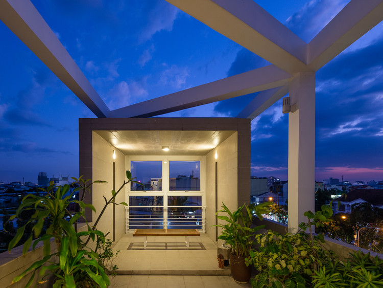 NA House / NatureArch Studio - Door, Windows, Facade, Beam