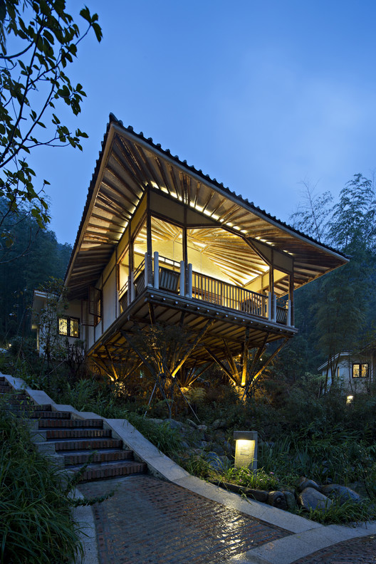 Bamboo Villa: Live in the Nature / C&C DESIGN - Windows, Facade