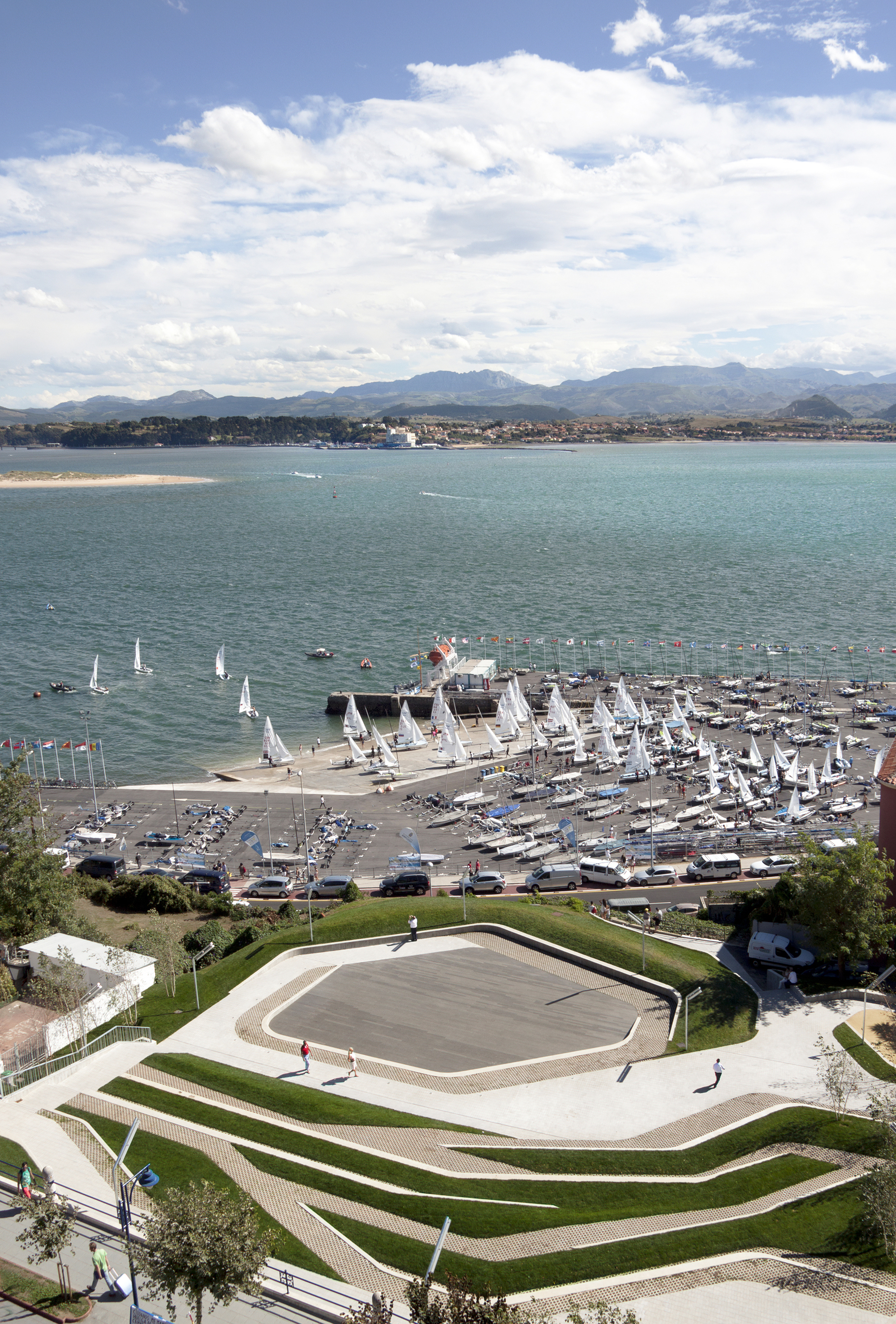 Gallery of San Martín de la Mar Square / Zigzag Arquitectura 6
