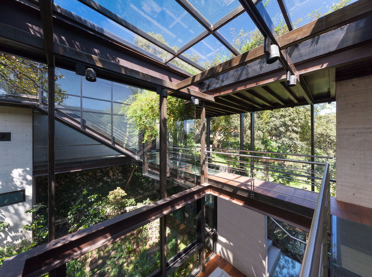 Casa Tepozcuautla / grupoarquitectura - Fijación Vigas, Barandas, Jardín, Bosque