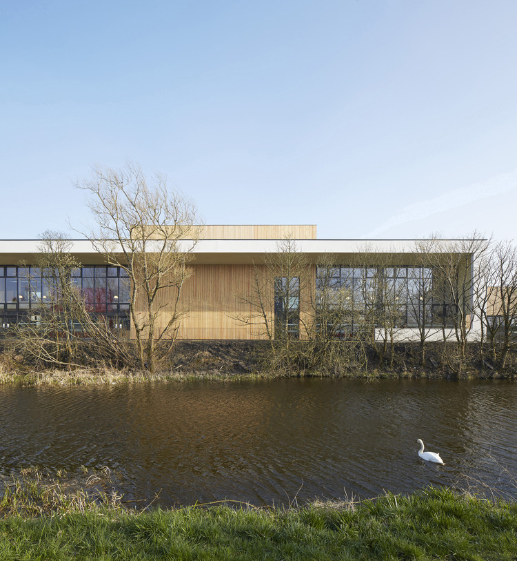 Escuela Primaria Lairdsland / Walters & Cohen Architects - Imagen 1 de 30