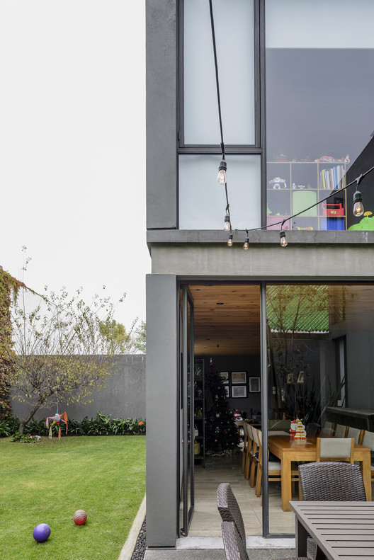 Casa para Renta / Miguel Montor Casa para Renta / Miguel Montor - Mesas, Sillas