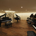 Steinway & Sons Showroom / OgataYoshiki + SALT + IkawaAtsushi + WataseIkuma - Showroom, Bench