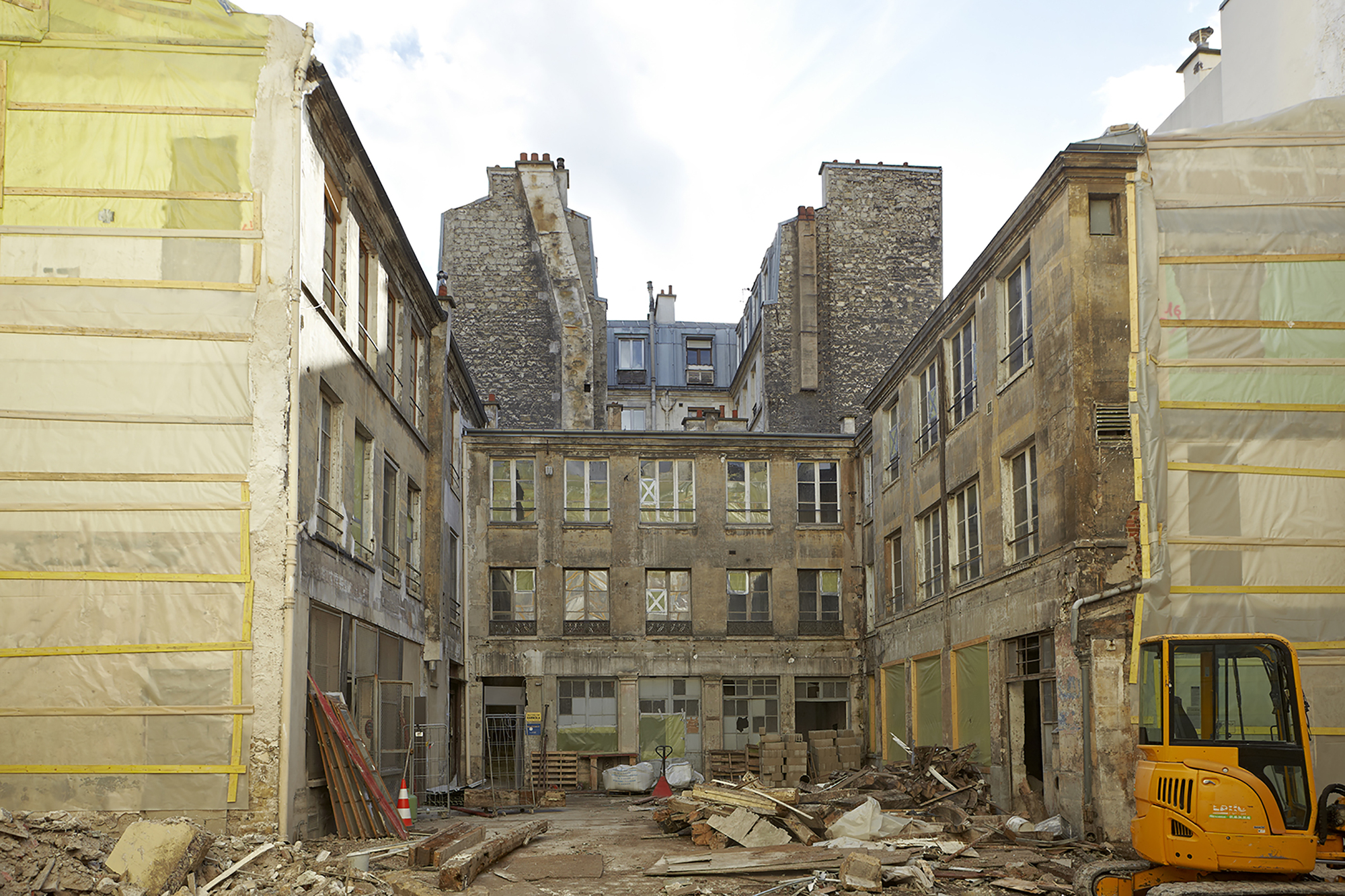 25 Rue Michel Le Comte 75003 Paris Gallery of 25 rue Michel le Comte Social Housing / Atelier du Pont - 17