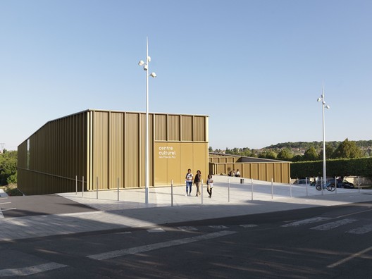 Centro Cultural en Saint-Germain-lès-Arpajon / Ateliers O-S architectes - Imagen 27 de 50